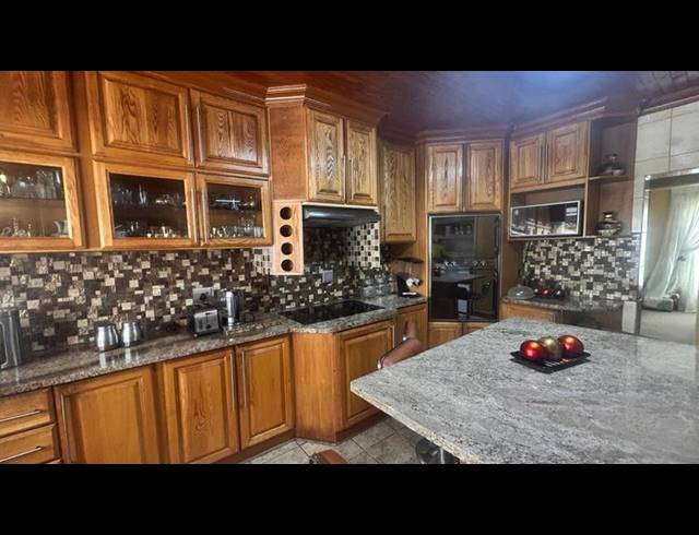 4 BEDROOM HOUSE FOR SALE IN MEYERVILLE